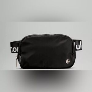 New with tags Lululemon Everywhere Belt Bag 1L